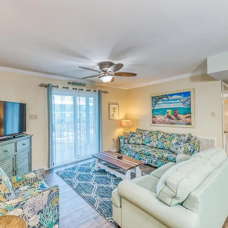 Comfy Condo ~ Steps Away From The Beach!