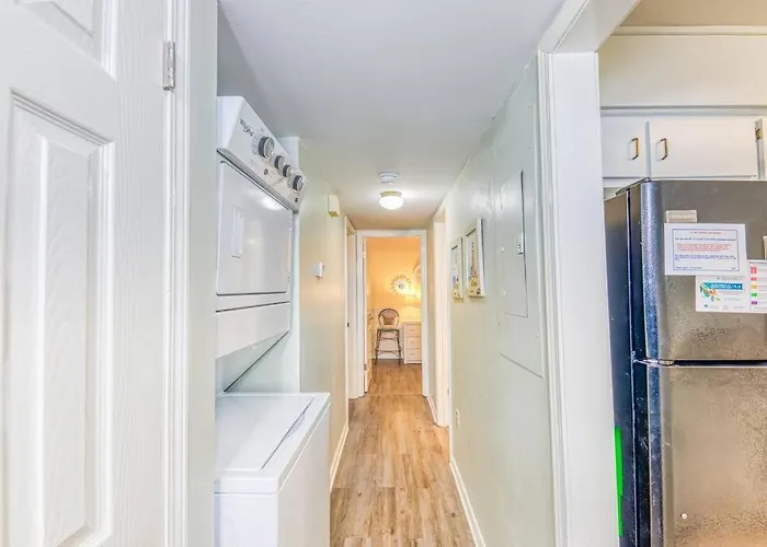 Comfy ~ Steps Away From The Beach! *