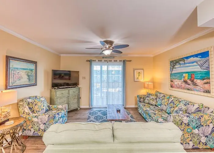Comfy ~ Steps Away From The Beach! Apartment Gulf Shores