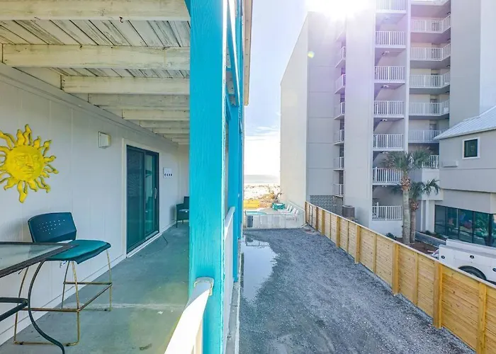 Comfy ~ Steps Away From The Beach! Apartment Gulf Shores